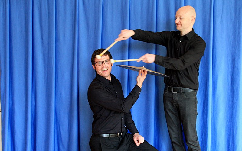 Schlagzeug: (v.l.n.r.) Christian Meissner, ein Becken, Sirk Hasemann\nOhne Bild: Michael Tillmann